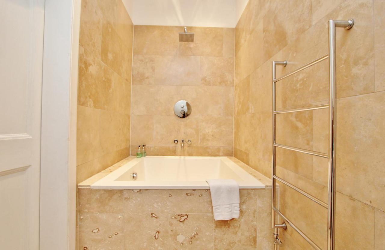 Ramsay Garden - Spacious 3-Bedroom Apartment Next To Edinburgh Castle エクステリア 写真