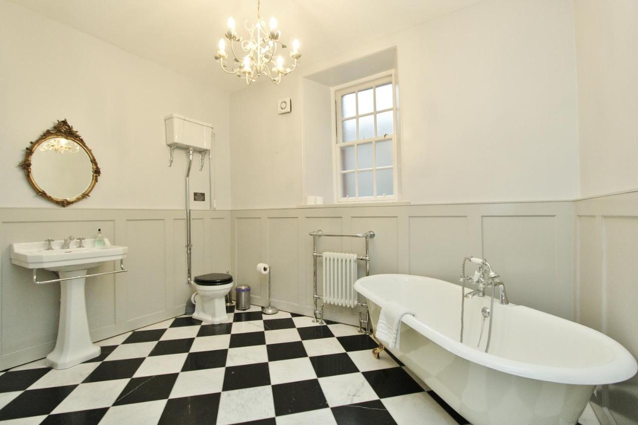 Ramsay Garden - Spacious 3-Bedroom Apartment Next To Edinburgh Castle エクステリア 写真
